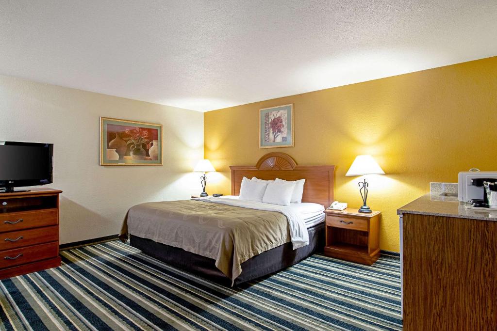 Quality Inn Huron - image 7