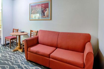 Quality Inn Huron - image 8