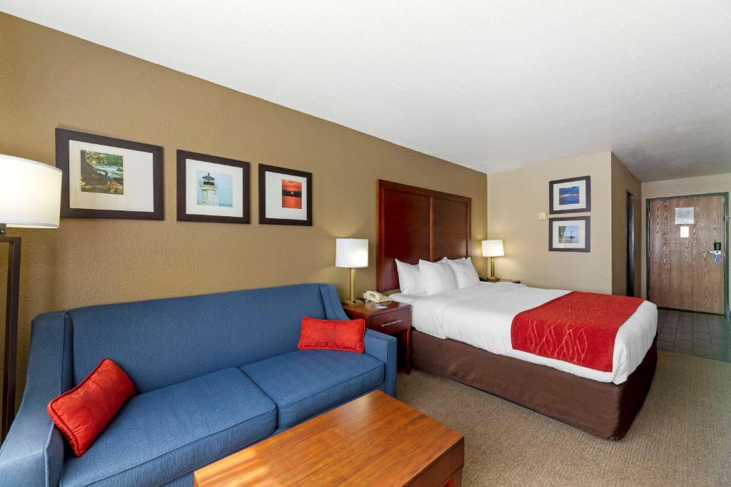 Comfort Inn River's Edge - image 4