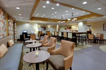 Hampton Inn Winfield Teays Valley - image 9