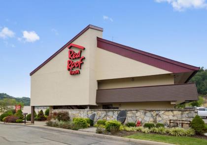 Red Roof Inn Charleston West - Hurricane WV - image 1