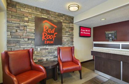 Red Roof Inn Charleston West - Hurricane WV - image 2