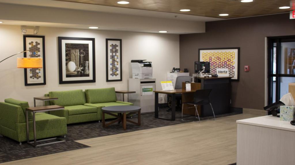 Holiday Inn Express Winfield an IHG Hotel - image 7