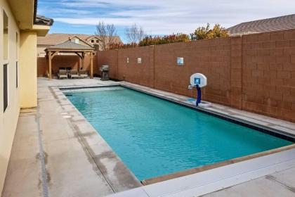 Luxe Home with Pool Grill-25 Mins to St George - image 5