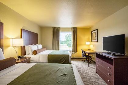 Cobblestone Hotel & Suites - Hutchinson - image 3