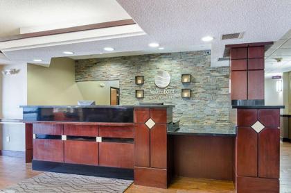 Comfort Inn & Suites - image 3