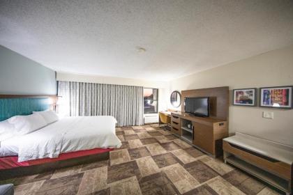 Hampton Inn Hutchinson - image 13