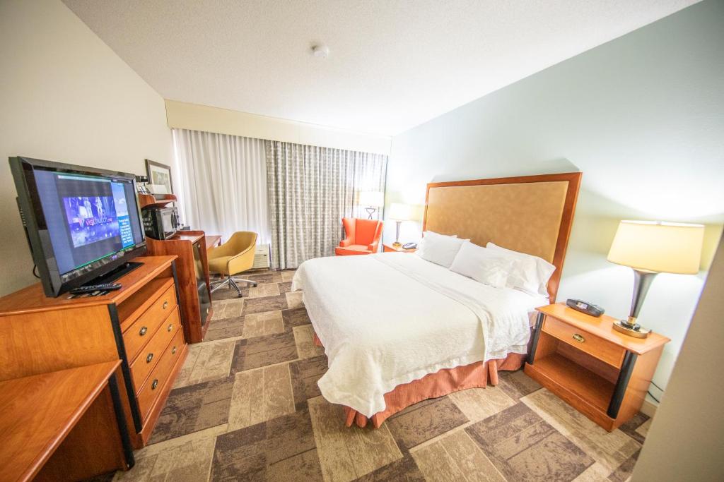 Hampton Inn Hutchinson - image 5