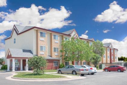 Days Inn  Suites by Wyndham Hutchinson Hutchinson