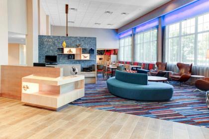 Fairfield Inn & Suites by Marriott Cape Cod Hyannis - image 16