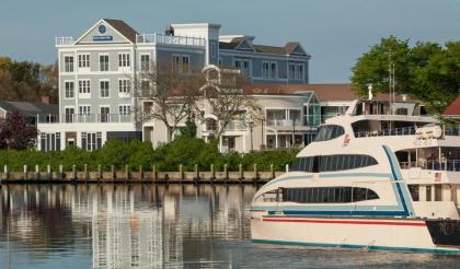 Hyannis Harbor Hotel - image 1