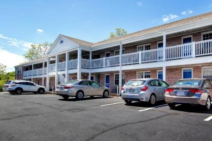 Cape Cod Harbor House Inn - image 5