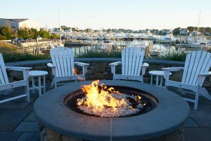 Anchor In Distinctive Waterfront Lodging - image 3