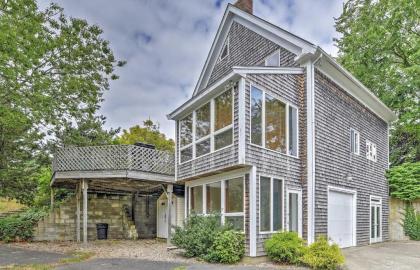 Charming Hyannis Home with Deck 0 2 Mi to the Beach - image 1