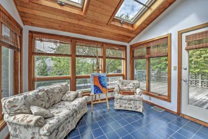 Charming Hyannis Home with Deck 0 2 Mi to the Beach - image 7