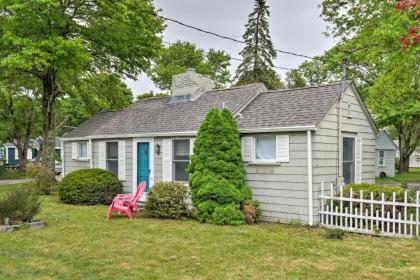 Cozy Sea Street Cottage - 1 Mile to Ferry Boats! Hyannis Massachusetts