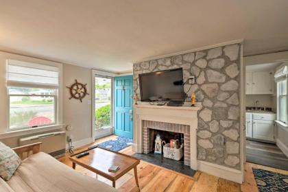 Cozy Sea Street Cottage - 1 Mile to Ferry Boats! - image 4