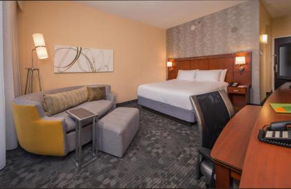 Courtyard by Marriott New Carrollton Landover - image 12