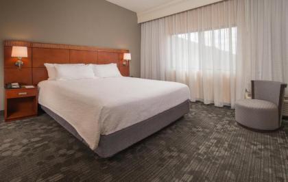 Courtyard by Marriott New Carrollton Landover - image 9