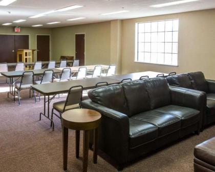 Comfort Suites Idabel - image 4