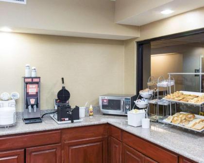 Comfort Suites Idabel - image 7