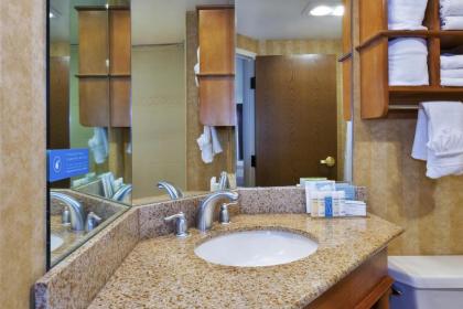 Hampton Inn Idaho Falls - image 13