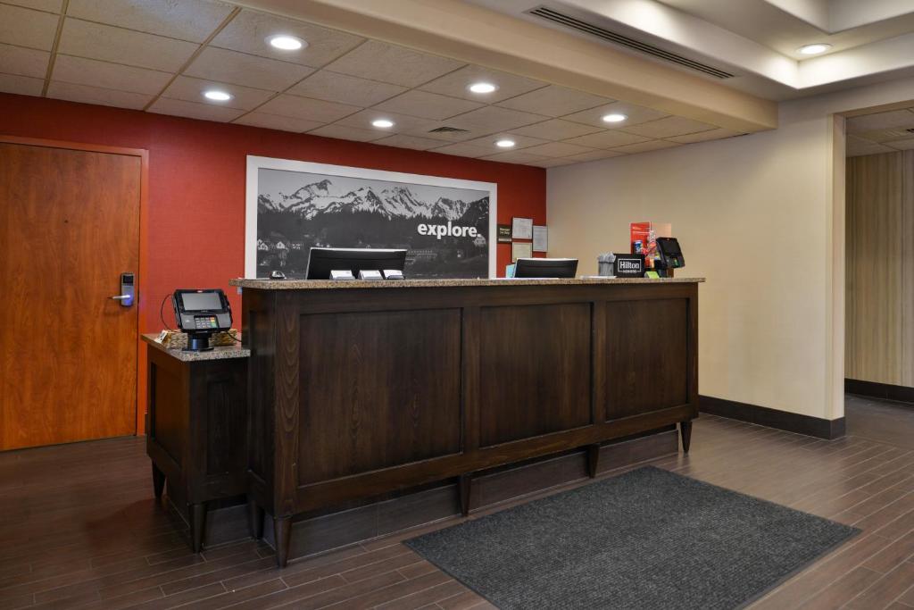 Hampton Inn Idaho Falls / Airport - image 5