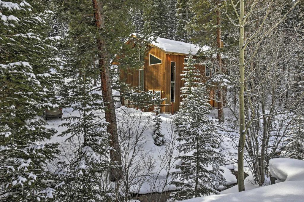 Creekside Mtn House with Deck 8 Mi to Idaho Springs - main image