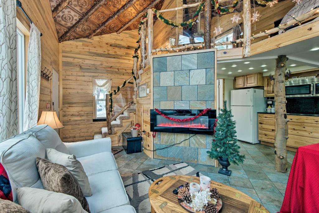 Idaho Springs Cabin with Hot Tub on half Acre! - image 3