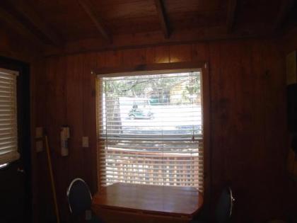 Idyllwild Camping Resort Cabin - image 4