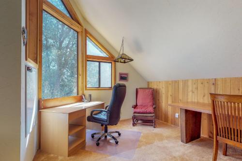 Strawberry Creek Cabin - image 4