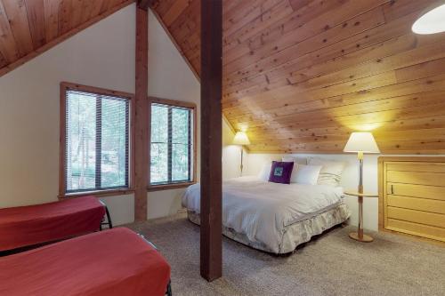 Cedar Creek Cabin - image 5