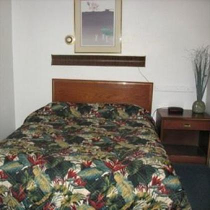 M53 Motel Imlay City - image 5