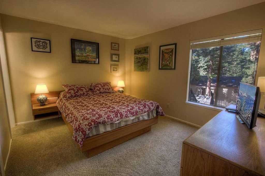 Sugar PIne by Lake Tahoe Accommodations - image 3