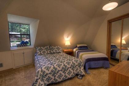 Fool Around House by Lake Tahoe Accommodations - image 11