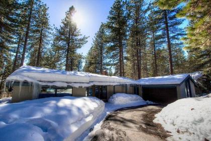 Blue Laulea by Lake Tahoe Accommodations - image 17