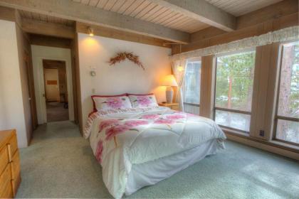 Tumbleweed Pines by Lake Tahoe Accommodations - image 12