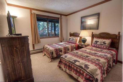 Brookstone Pines by Lake Tahoe Accommodations - image 6