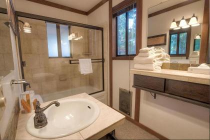 Brookstone Pines by Lake Tahoe Accommodations - image 7