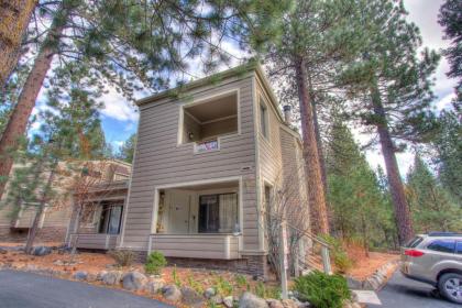 Tall Pines Retreat by Lake Tahoe Accommodations - image 10