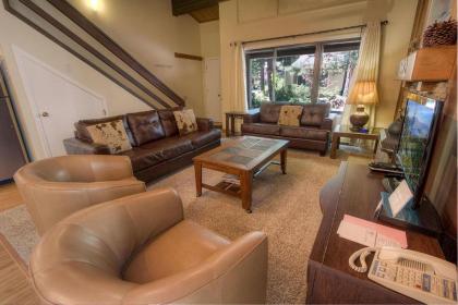 Tall Pines Retreat by Lake Tahoe Accommodations - image 11