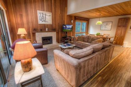 Cartwright Corner Condo by Lake Tahoe Accommodations - image 11