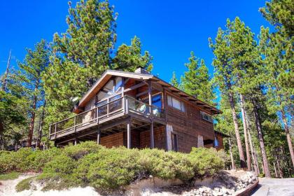 Dogs and Views by Lake Tahoe Accommodations - image 16