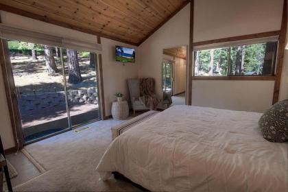 Dogs and Views by Lake Tahoe Accommodations - image 5