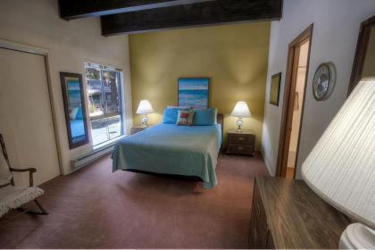 Sparrows Nest by Lake Tahoe Accommodations - image 7