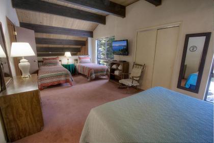 Sparrows Nest by Lake Tahoe Accommodations - image 9