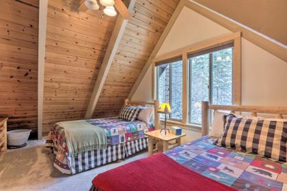 Inviting Cabin Less Than 3 Mi to Lake Tahoe and Skiing! - image 13