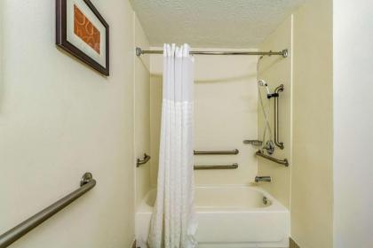 Comfort Inn Independence - image 11