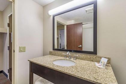 Comfort Inn Independence - image 15