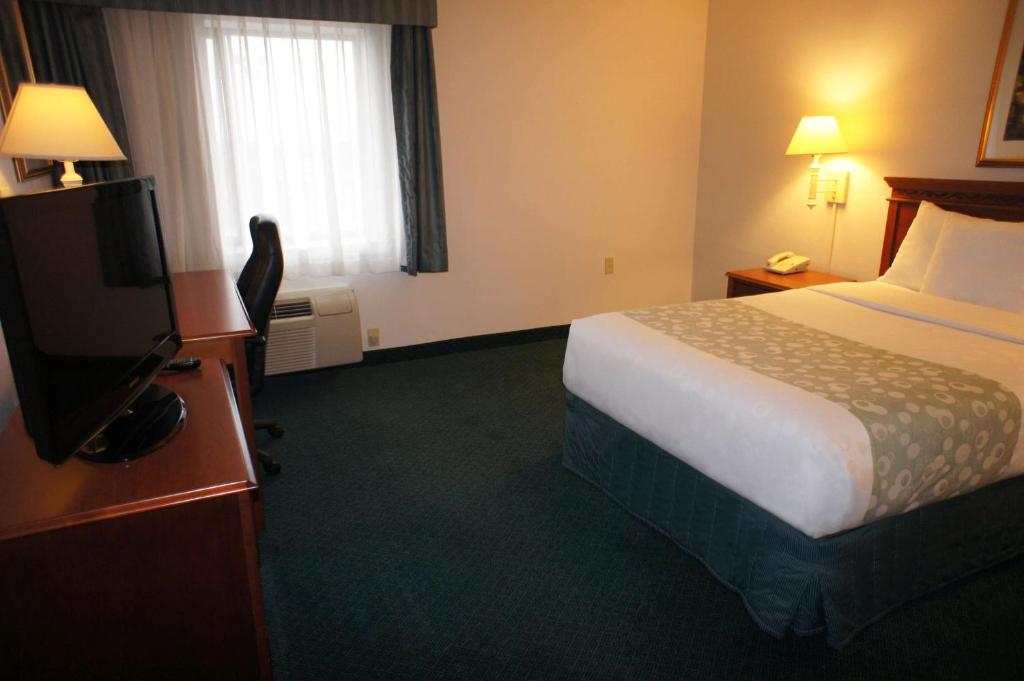 La Quinta Inn by Wyndham Cleveland Independence - image 3